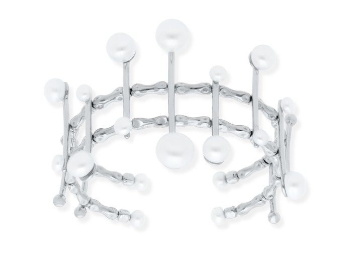 Brazalete de plata y perlas