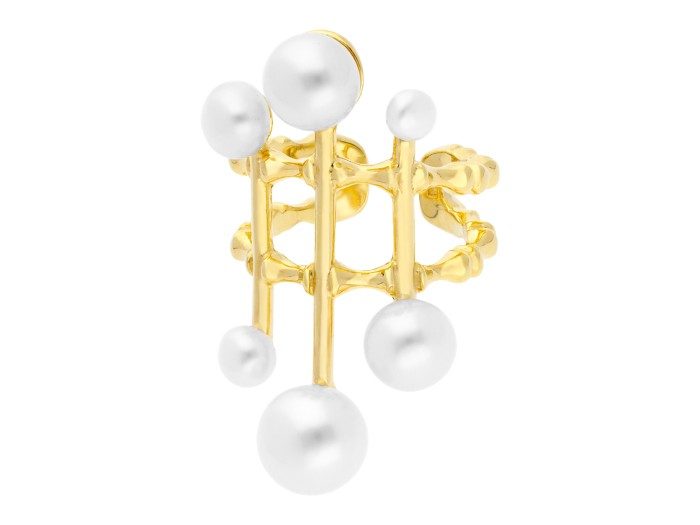 Anillo de plata con perlas