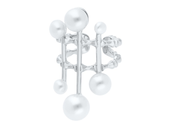 Anillo de plata con perlas