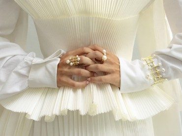 Brazalete de plata y perlas