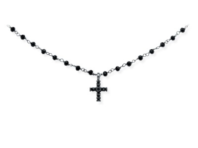 Collar de plata y diamantes negros con cruz