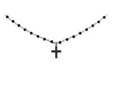 Collar de plata y diamantes negros con cruz