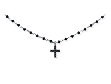 Collar de plata y diamantes negros con cruz