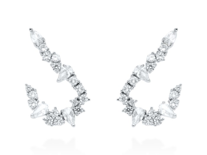 Pendientes de plata trepadores con circonita blanca. CASILDA