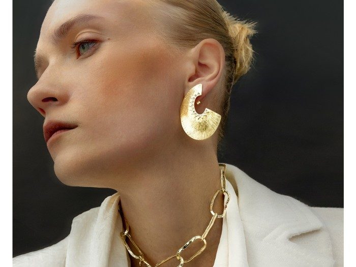 Pendientes de plata y circonitas blancas. FUJI