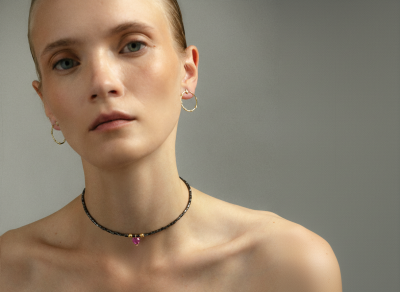 Gargantilla de Oro con piedra preciosa rubi corazón