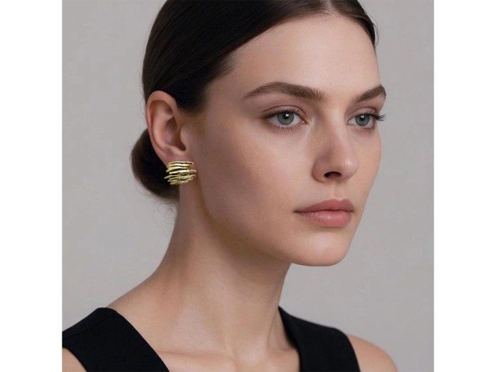 Earrings Line  in golden silver