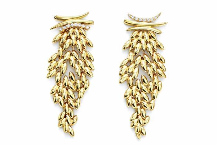 Silver earrings with cubic zirconia. PLUIE