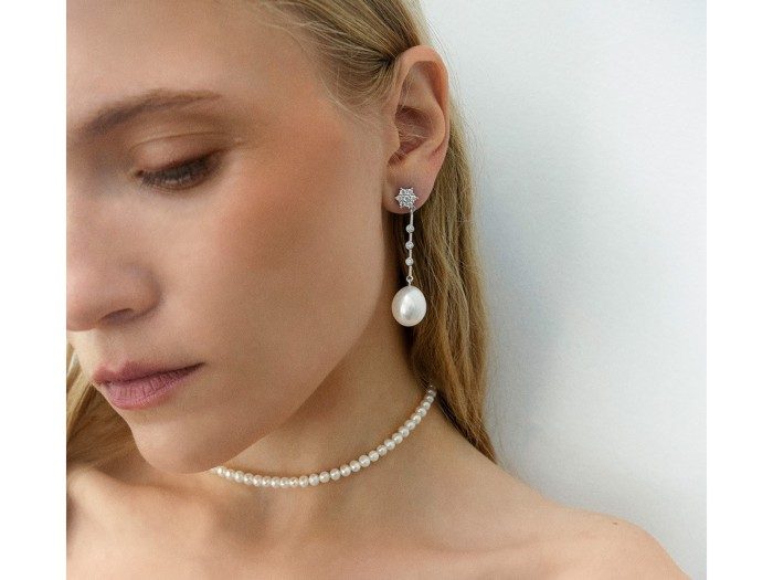 Pendientes de plata con perla y roseta