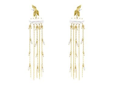 Long silver earrings with zirconia stones and pearls