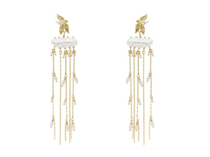 Long silver earrings with zirconia stones and pearls