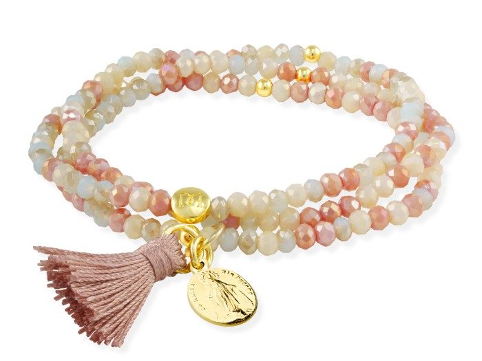 MAKE UP