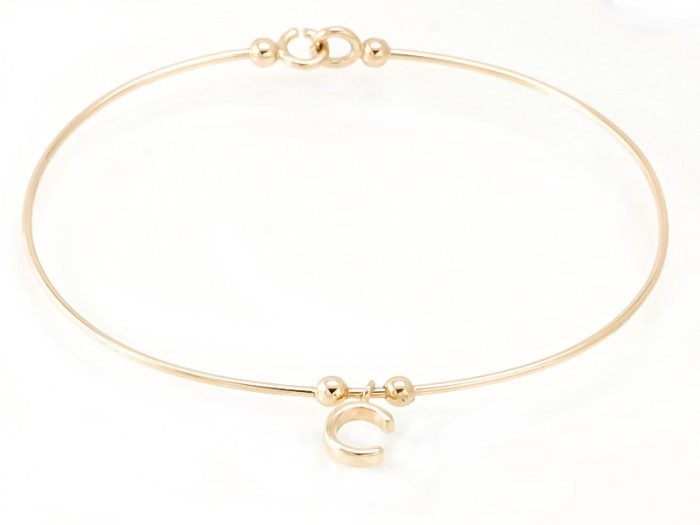 Pulsera letra C en Oro amarillo 18Kt