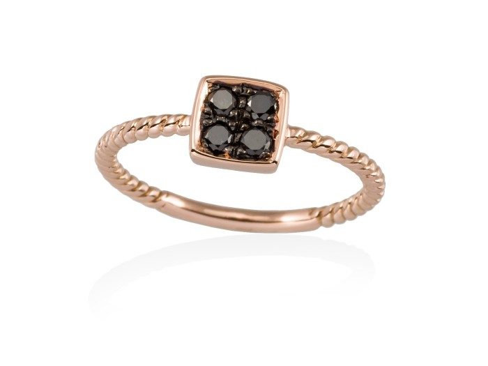 Anillo  en Oro 18Kt. y diamantes