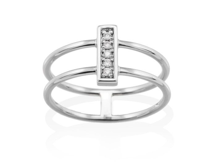 Anillo  en Oro 18Kt. y diamantes