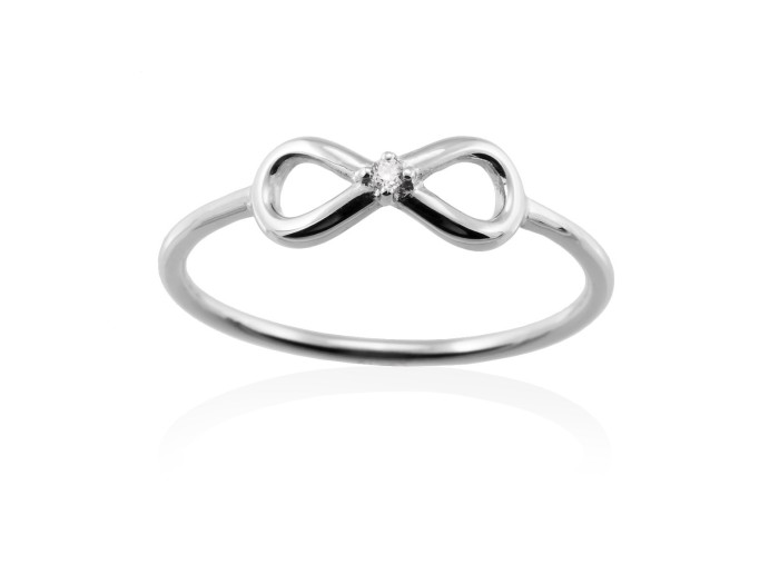 Anillo  en Oro 18Kt. y diamantes