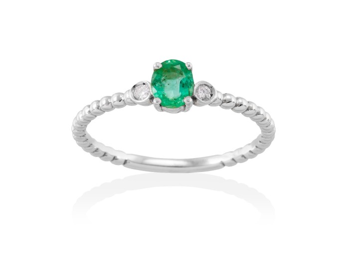 Anillo  en Oro 18Kt. y diamantes