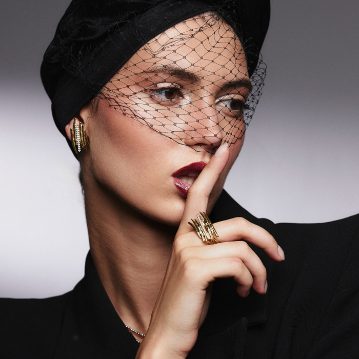 Anillo de plata multihilos y circonita blanca