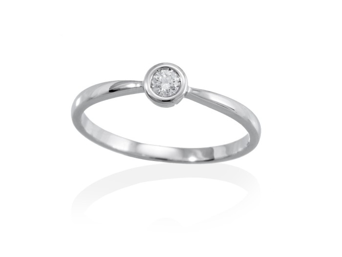 Anillo  en Oro 18Kt. y diamantes