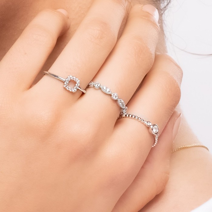 Anillo  en Oro 18Kt. y diamantes