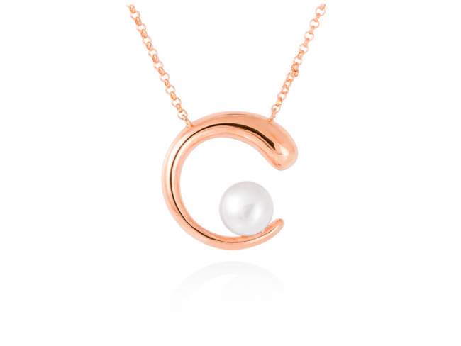 Necklace SIAM pearl in rose silver de Marina Garcia Joyas en plata Necklace in 18kt rose gold plated 925 sterling silver with freshwater cultured pearl. (Length of necklace: 42+3 cm. Size of pendant:  2,5 cm.)