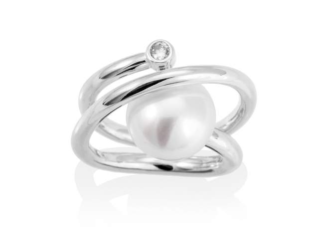 Ring WHAM pearl in silver de Marina Garcia Joyas en plata Ring in rhodium plated 925 sterling silver, white cubic zirconia and freshwater cultured pearl.  