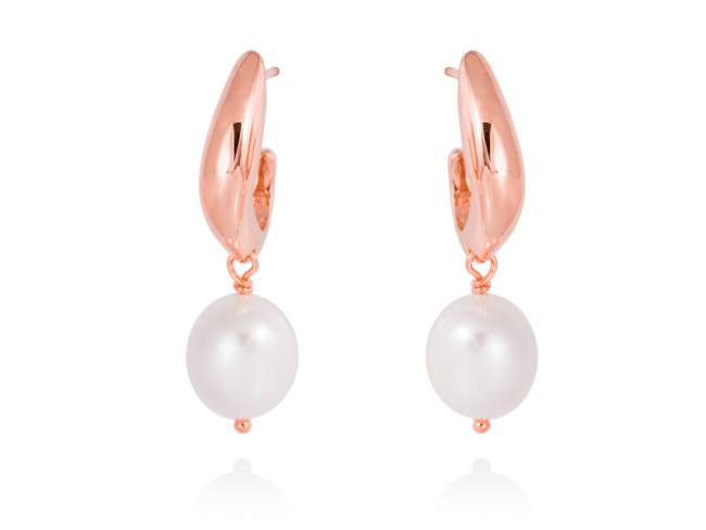 Earrings AOMORI pearl in rose silver de Marina Garcia Joyas en plata Earrings in 18kt rose gold plated 925 sterling silver with freshwater cultured pearls. (size: 3,5 cm.)