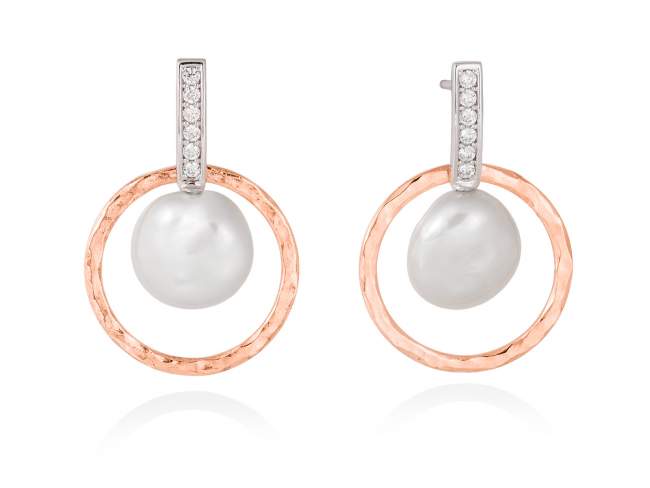 Earrings OSAKA  in rose silver de Marina Garcia Joyas en plata Earrings in 18kt rose gold and rhodium plated 925 sterling silver, white cubic zirconia and freshwater cultured pearls. (size: 3,3 cm.)