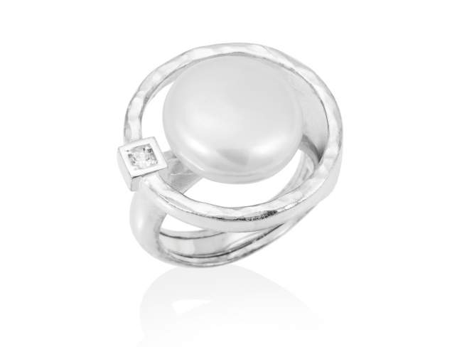 Ring OSAKA pearl in silver de Marina Garcia Joyas en plata Ring in rhodium plated 925 sterling silver, white cubic zirconia and freshwater cultured pearl.  