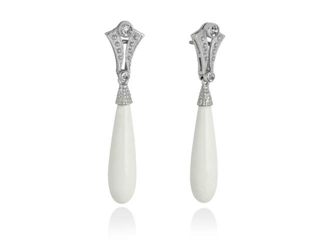 Earrings VALENTINA White in silver de Marina Garcia Joyas en plata Earrings in rhodium plated 925 sterling silver, white cubic zirconia and white agate. (length: 4,1 cm.)
