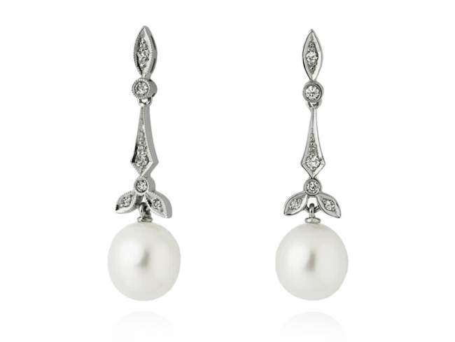 Earrings    de Marina Garcia Joyas en plata Earrings in rodhium plated 18kt white gold with 12 diamonds carat total weight 0.21  (Color: Top Wesselton (G) Clarity: SI) and freshwater cultured pearls.