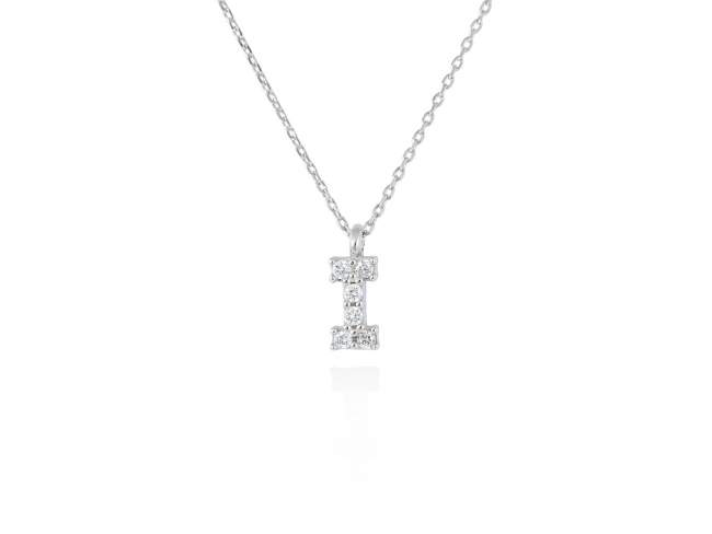 Necklace in 18kt. Gold and diamonds de Marina Garcia Joyas en plata Necklace in rodhium plated 18kt white gold with 6 diamonds carat total weight 0.05 (Color: Top Wesselton (G) Clarity: SI). Height of letter: 6 mm. Adjustable gold chain in 40-42 cm.