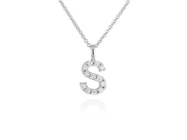Necklace in 18kt. Gold and diamonds de Marina Garcia Joyas en plata Necklace in white 18kt gold with 12 diamonds carat total weight 0.12 (Color: Top Wesselton (G) Clarity: SI). (Length of necklace: 40+2 cm. Letter dimensions: 10 x 8 mm.)