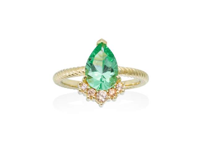 Ring CONSTANZA green in golden silver de Marina Garcia Joyas en plata Ring in 18kt yellow gold plated 925 sterling silver with cognac cubic zirconia and synthetic stone in emerald color.  