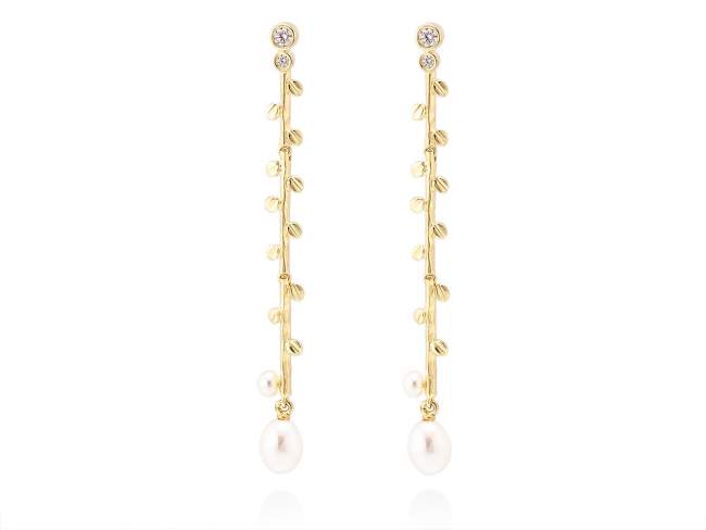 Earrings LIANA  in golden silver de Marina Garcia Joyas en plata Earrings in 18kt yellow gold plated 925 sterling silver with white cubic zirconia and freshwater cultured pearls. (size: 7 cm.)