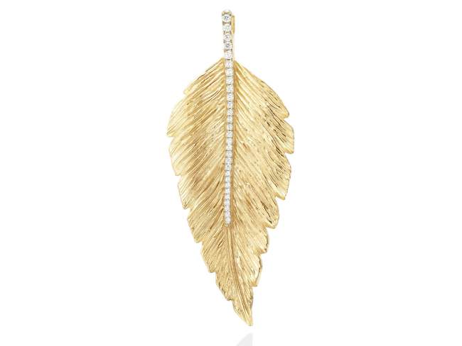 Pendant LEAF  in golden silver de Marina Garcia Joyas en plata Pendant in 18kt yellow gold plated 925 sterling silver with white cubic zirconia. (length: 8,6 cm.)  (Chain is not included)