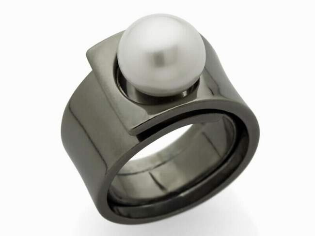 Ring CLOSSE in black Silver de Marina Garcia Joyas en plata Ring in 925 sterling silver and freshwater cultured pearls