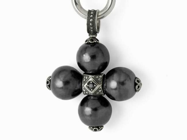 Pendant BOSSA in oxidized Silver de Marina Garcia Joyas en plata Cross in 925 sterling silver and freshwater cultured pearls  (Chain is not included)