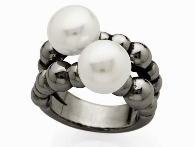 Ring NUBE in black Silver de Marina Garcia Joyas en plata Ring in ruthenium plated 925 sterling silver and freshwater cultured pearls