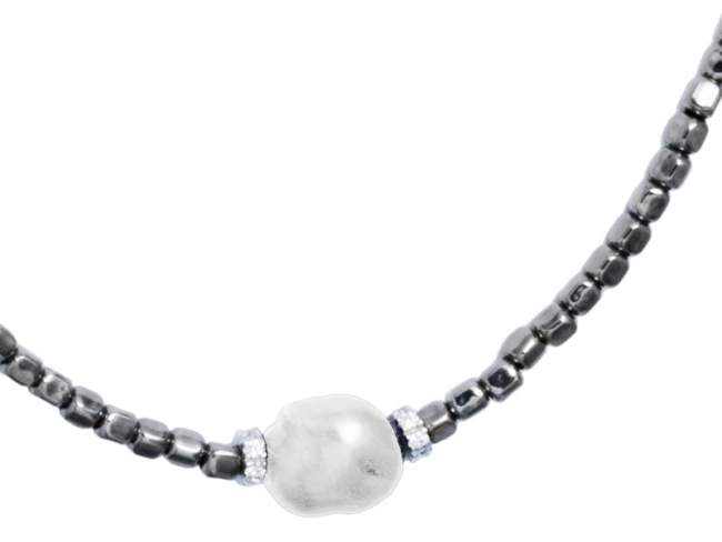 Necklace DONNA in black Silver de Marina Garcia Joyas en plata Necklace in ruthenium plated 925 sterling silver, cubic zirconia and freshwater cultured pearl..(length: 45 cm.)