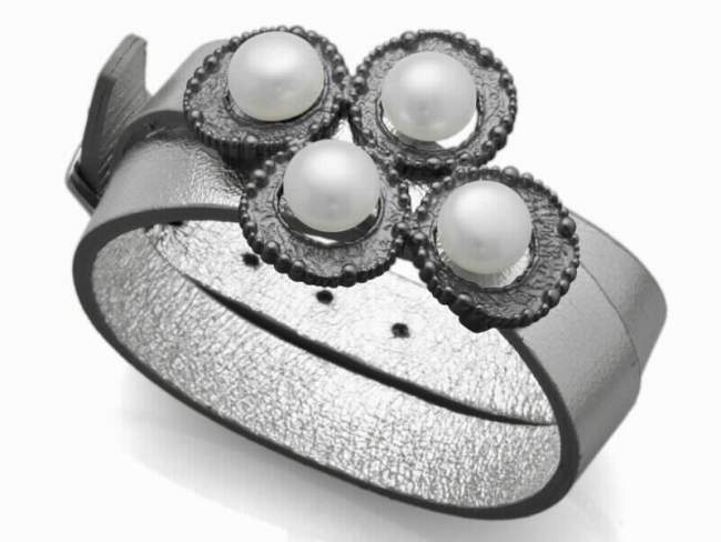 Bracelet POP PEARL in silver de Marina Garcia Joyas en plata Bracelet in ruthenium plated 925 sterling silver and freshwater cultured pearl.