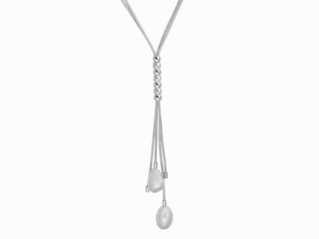 Necklace TEN in silver de Marina Garcia Joyas en plata Necklace in rhodium plated 925 sterling silver and freshwater cultured pearls.