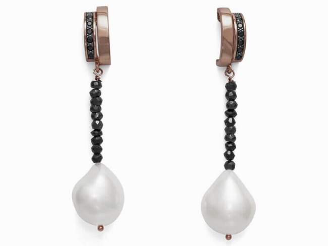 Earrings DIVA in rose Silver de Marina Garcia Joyas en plata Earrings in 18kt rose gold plated 925 sterling silver with faceted black spinels, synthetic black spinel and freshwater cultured pearls. (length: 5,5 cm.)