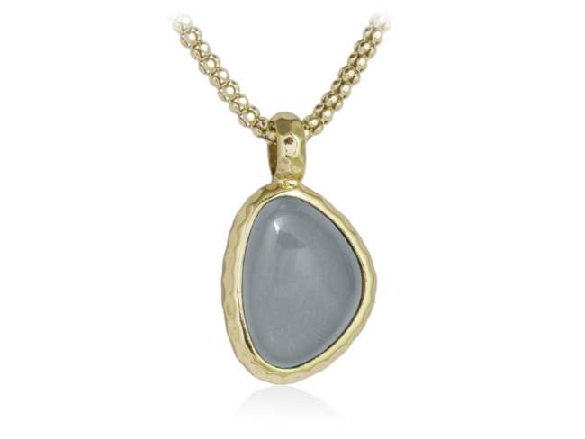 Pendant FLAT MOON Grey in golden Silver de Marina Garcia Joyas en plata Pendant in 18kt yellow gold plated 925 sterling silver and grey moonstone cabochon.   (Chain is not included)