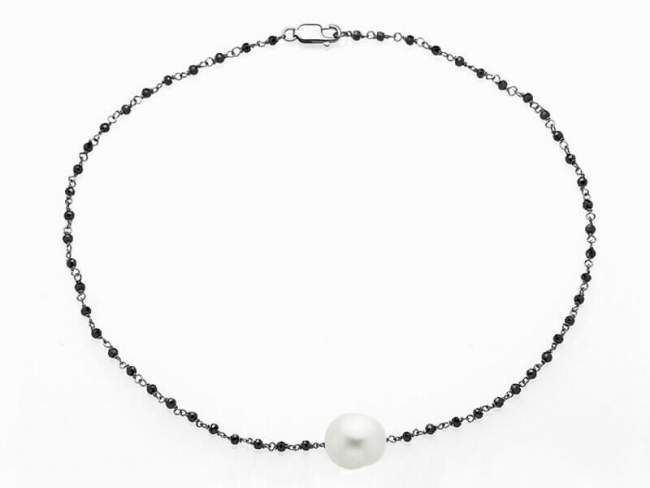 K803NNP de Marina Garcia Joyas en plata Rosary in ruthenium plated 925 sterling silver, faceted black spinels and freshwater cultured pearl. (length: 42+3 cm.)