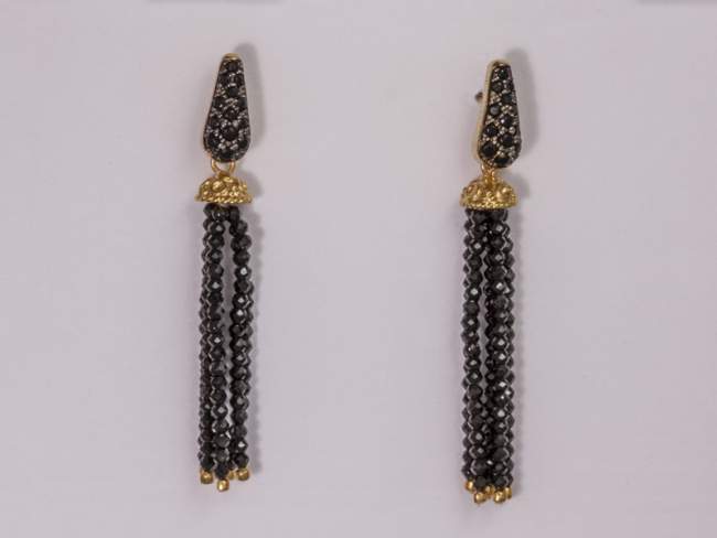 Earrings NOIR Black in golden Silver de Marina Garcia Joyas en plata Earrings in 18kt yellow gold plated 925 sterling silver with synthetic black spinel and faceted black spinels.  