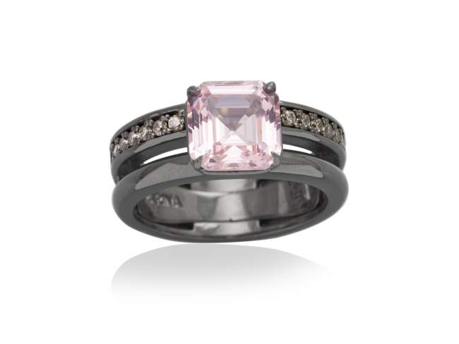 Ring WINDSOR Pink in black silver de Marina Garcia Joyas en plata Ring in ruthenium plated 925 sterling silver with cognac cubic zirconia and synthetic morganite.  