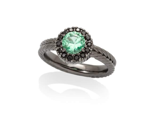 Ring MAUI Green in black silver de Marina Garcia Joyas en plata Ring in ruthenium plated 925 sterling silver, synthetic black spinel and synthetic stone in emerald color.