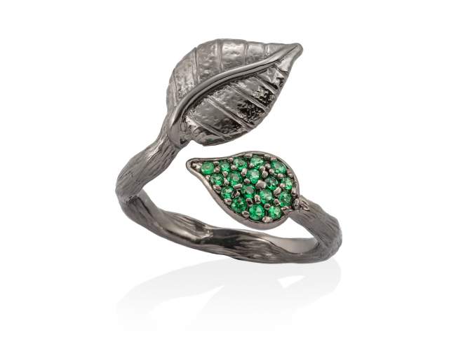 Ring LEAVES Green in black silver de Marina Garcia Joyas en plata Ring in ruthenium plated 925 sterling silver and synthetic green spinel.  