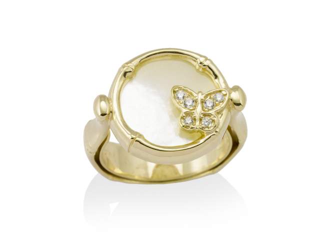 Ring BAMBOO White in golden silver de Marina Garcia Joyas en plata Ring in 18kt yellow gold plated 925 sterling silver, white cubic zirconia and white mother-of-pearl coin shape.